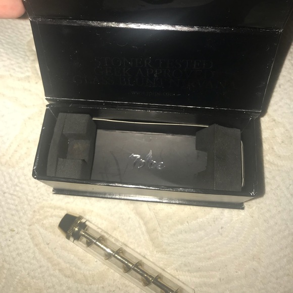 Twisty slim 14k gold - retails at 50 - Picture 3 of 3